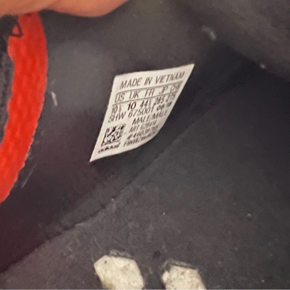 Adidas Boost Running Shoes - Picture 2 of 8